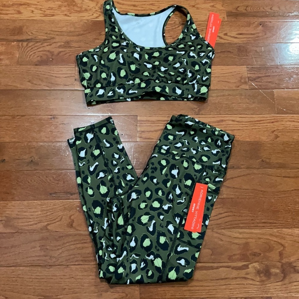 NWT women’s Adrienne Vittadini workout top & pants